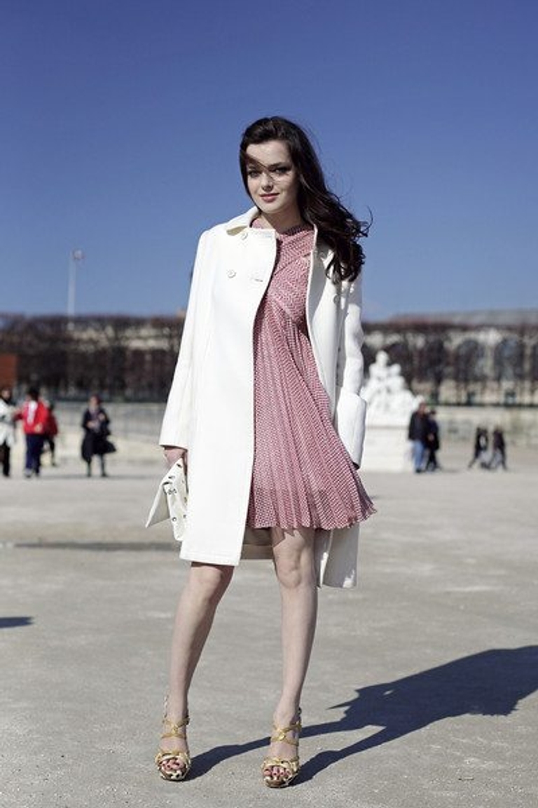 Lovelies in Paris: White light, right pleat