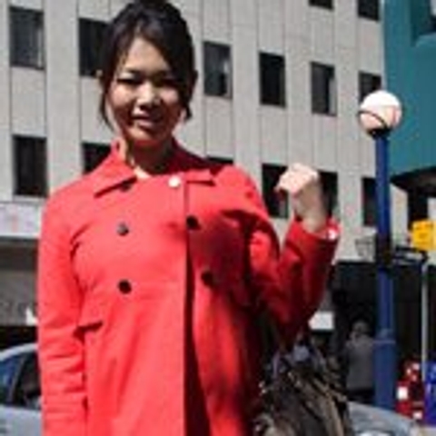 Street style: Lady in red