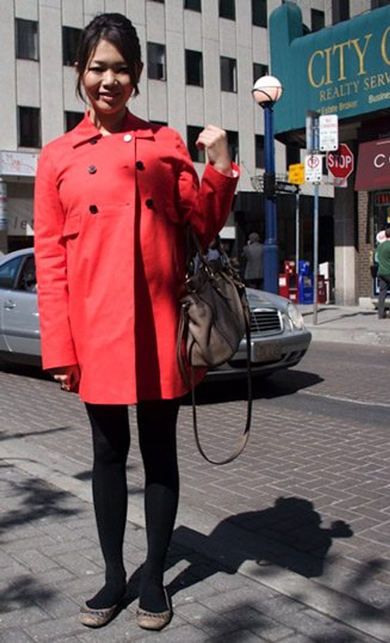 Street style: Lady in red