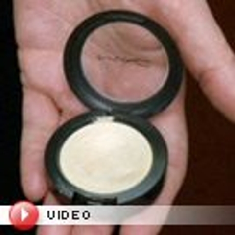 Video Beauty 101: Creating contoured skin