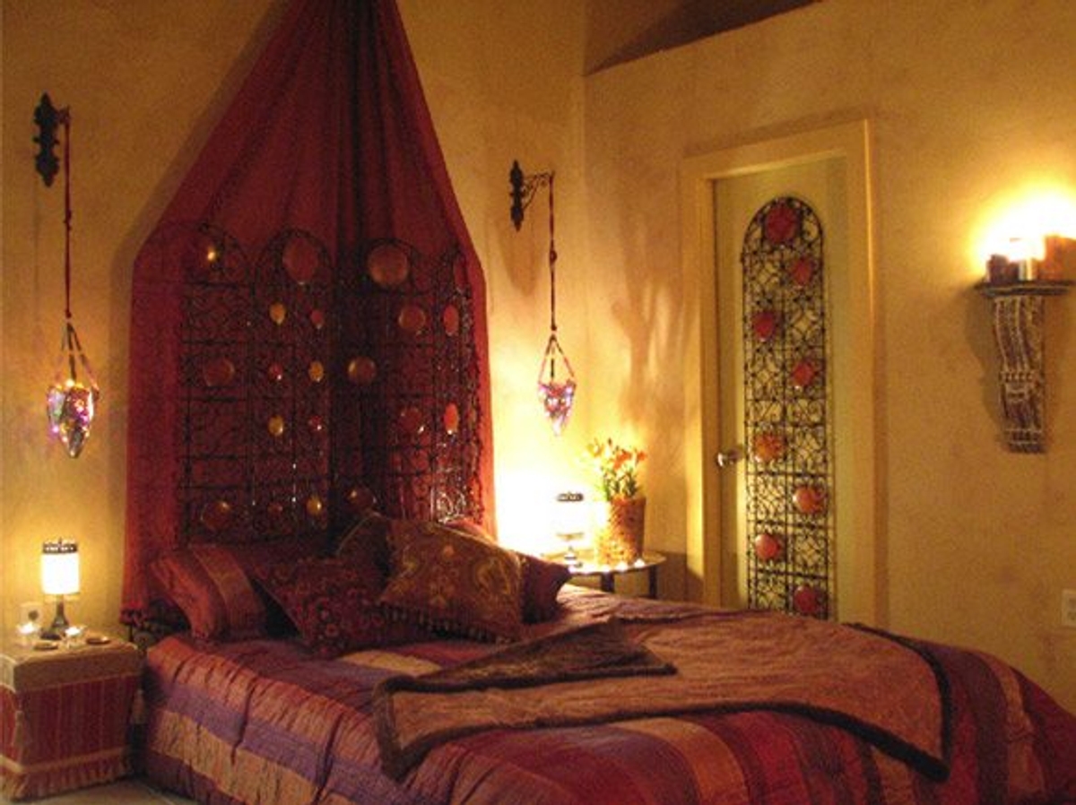 The Moroccan Room at the Topia Inn