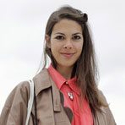 Paris street style: The coral sea