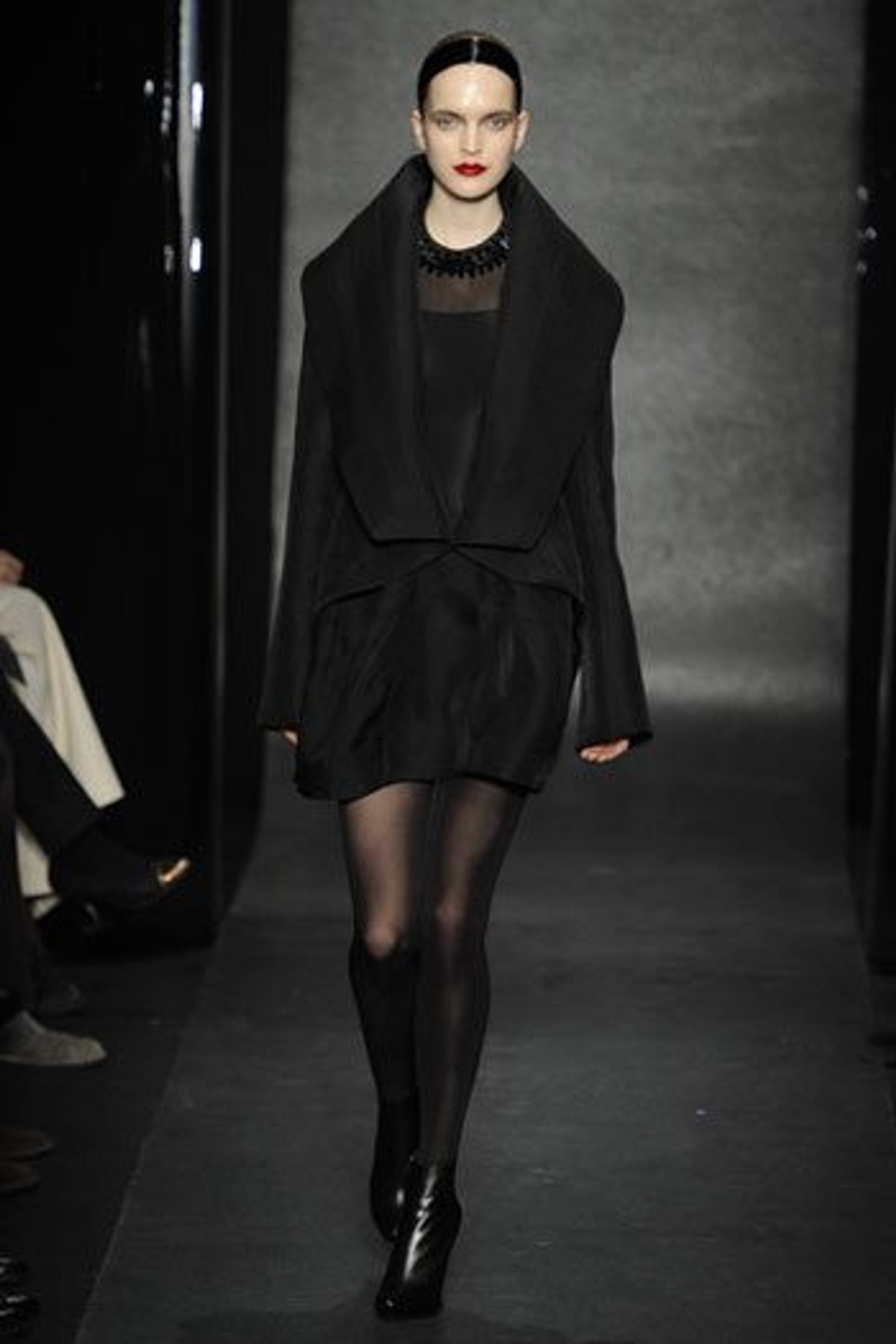 DONNA KARAN Fall 2010. Photography by Peter Stigter