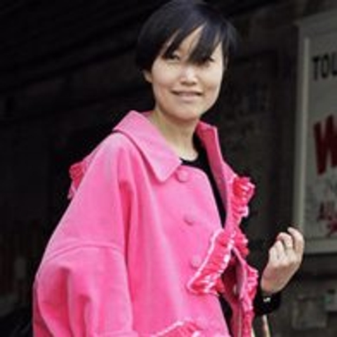 Paris street style: Hot lips