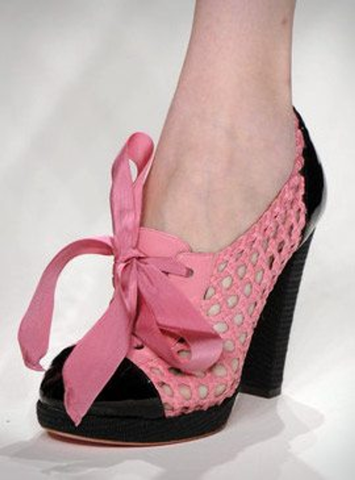 MOSCHINO CHEAP & CHIC Spring 2010. Photography by Peter Stigter