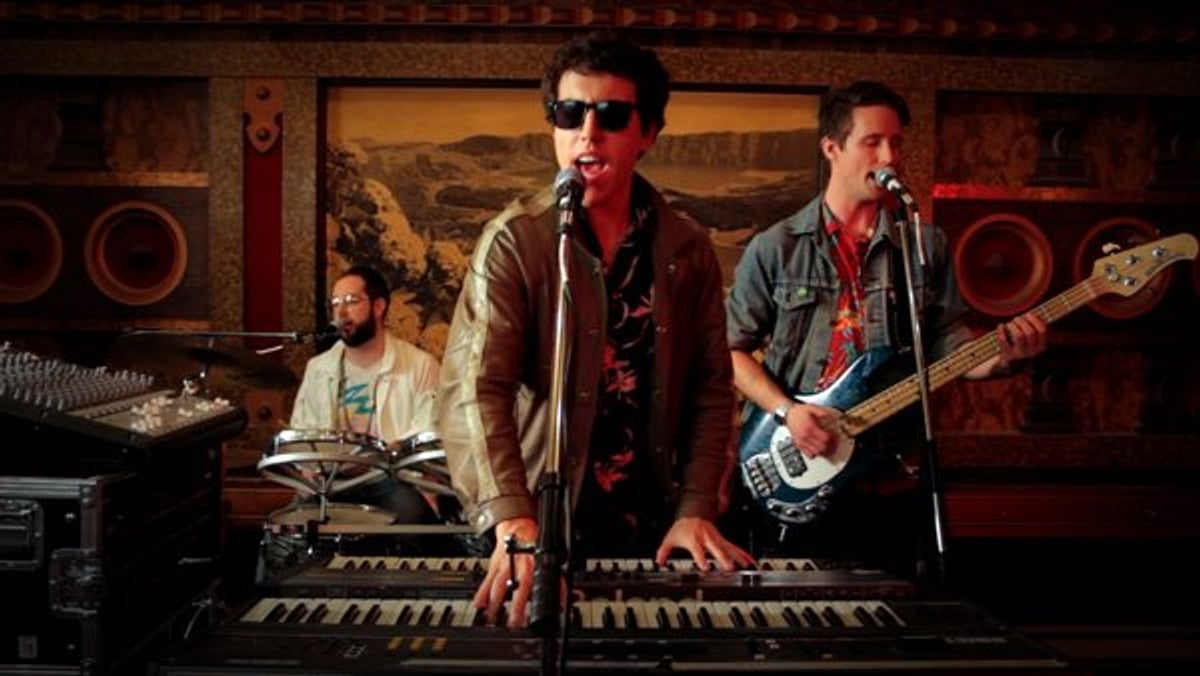 Hot disc: DVAS Society