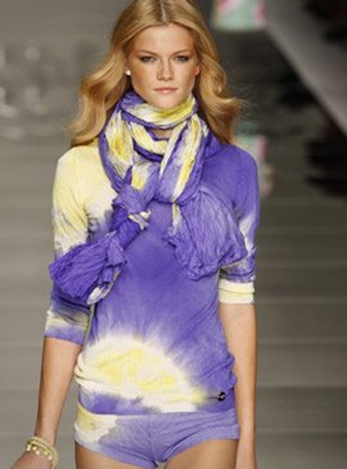 BLUMARINE Spring 2010. Photography by Peter Stigter