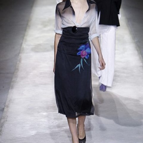The hot list: Floral prints, mid-calf skirts and more of today's favourite things