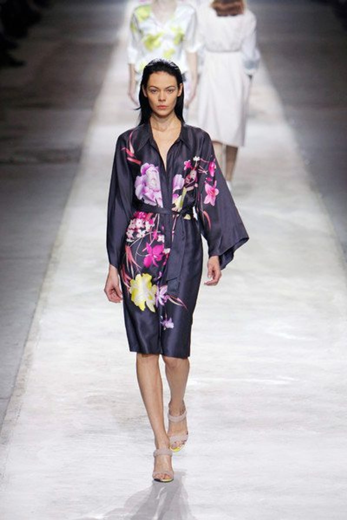 DRIES VAN NOTEN Spring 2011. Photography by Peter Stigter