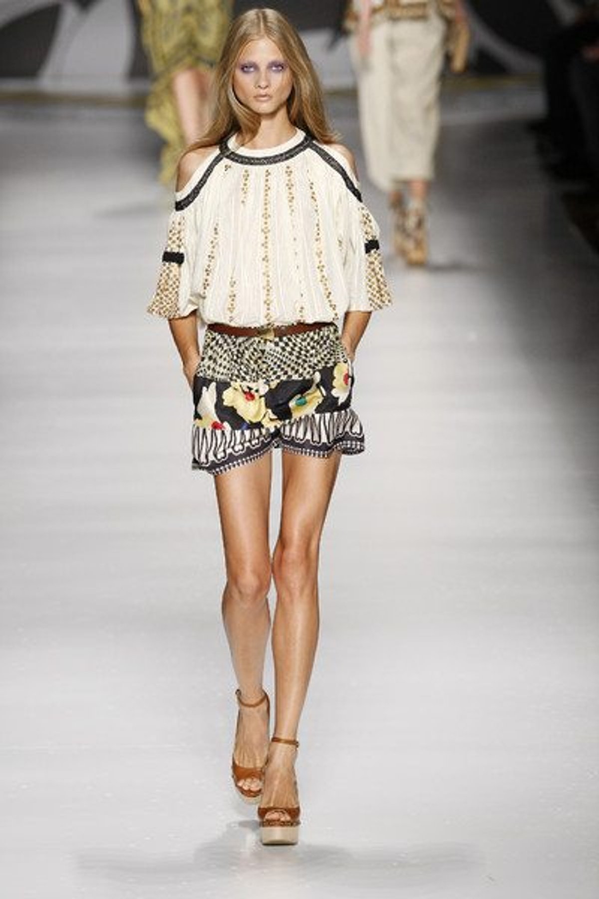 Peasant tops at Etro Spring 2011. Photography by Peter Stigter