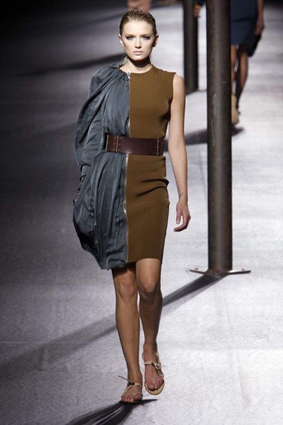 The hot list: The hybrid dress, kimono sleeves and more of today's  favourite things - FASHION Magazine