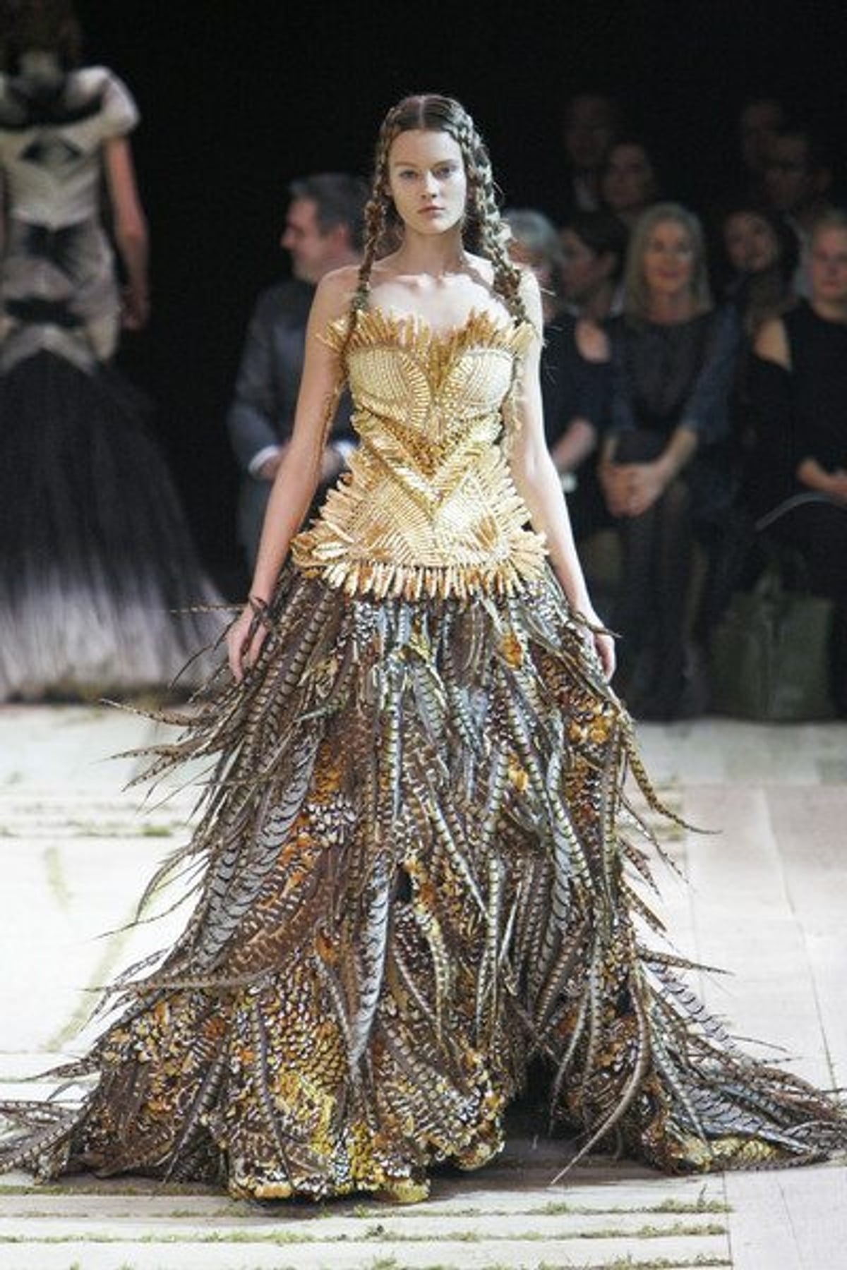 ALEXANDER MCQUEEN Spring 2011. Photography by Peter Stigter