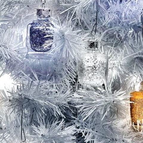Holiday beauty: 9 nail polishes that sparkle