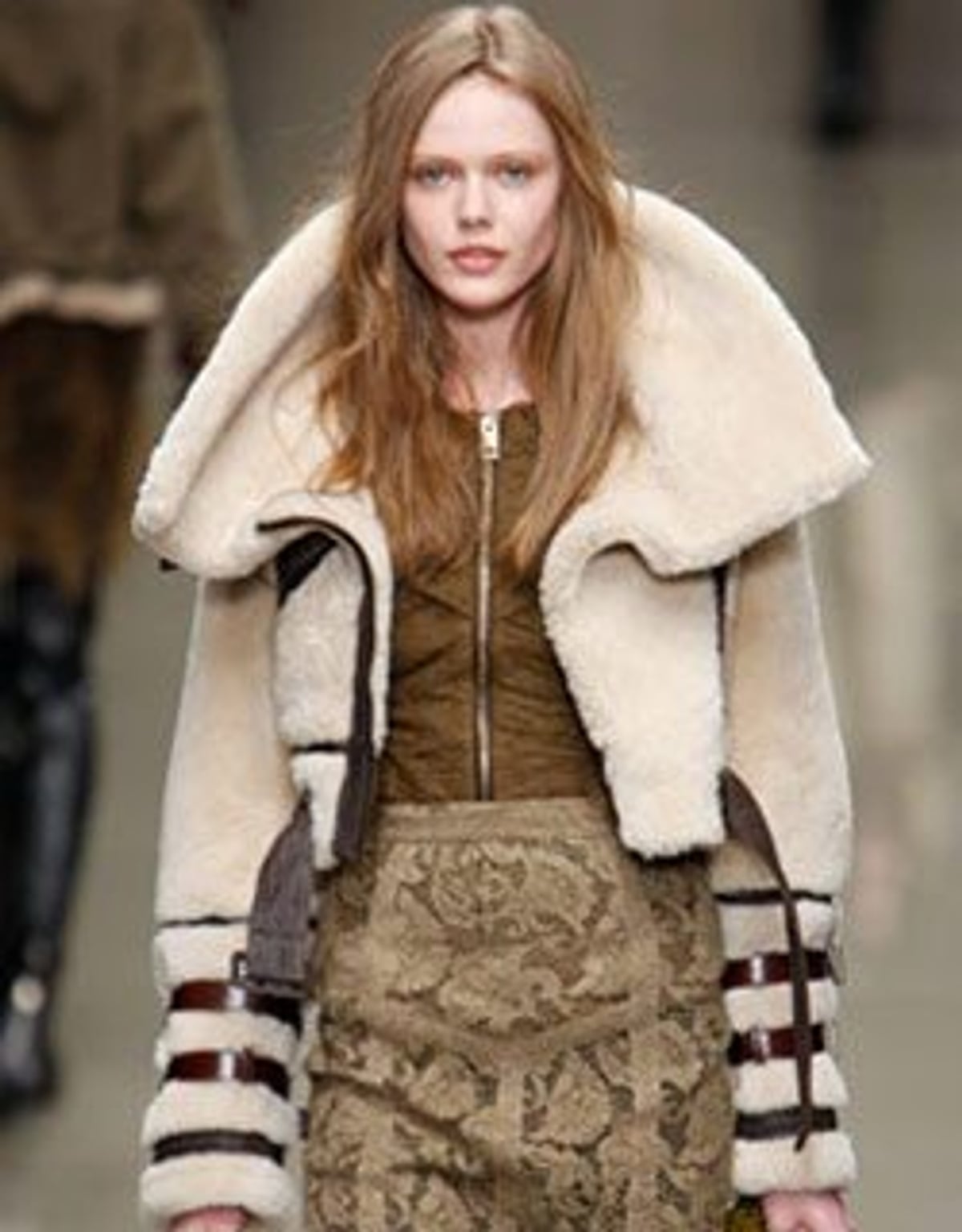 BURBERRY PRORSUM Fall 2010. Photography by Peter Stigter