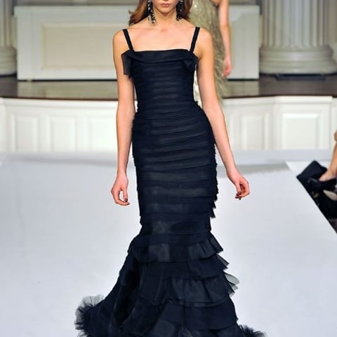 NYFW trend alert: Shoulder-duster earrings at Oscar de la Renta