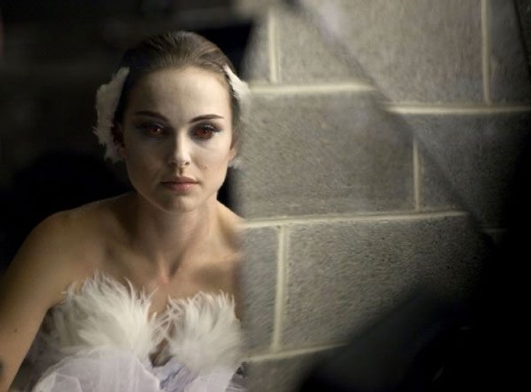 feb11-oscarpredictions-natalieportman