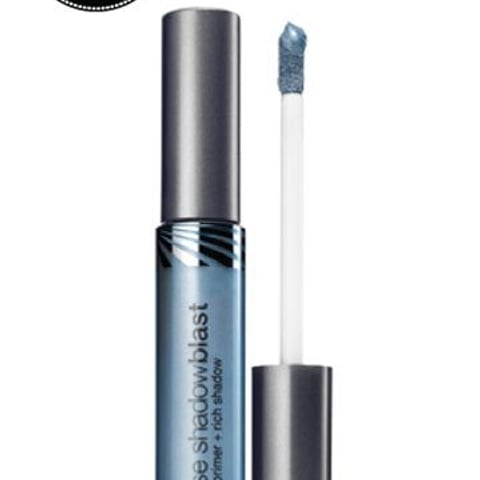 Afternoon beauty fix: Get a creaseless finish on eyes, despite oily skin