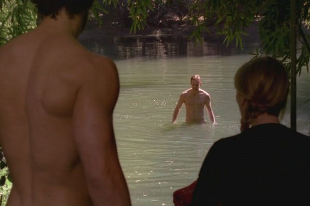 True Blood recap: We take wardrobe cues from Luna's sexy loungewear, Nan's bib necklace and what Alcide was wearing before he got naked
