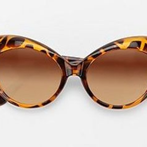 Daily steal: Retro sunglasses, $16