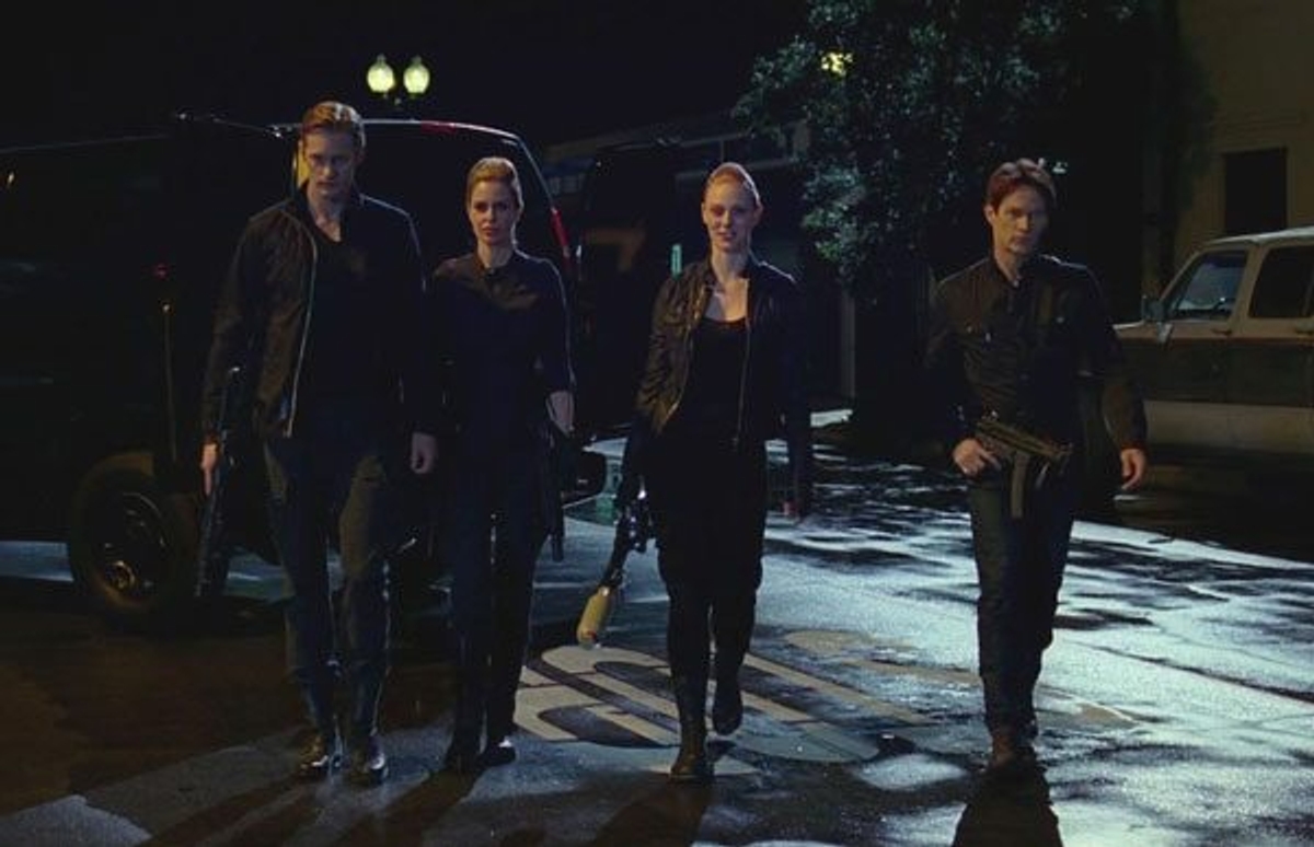 True Blood recap: We take wardrobe cues from Jessica's fingerless gloves, Bill's executioner jacket, and Sookie's bloodless mohair sweater