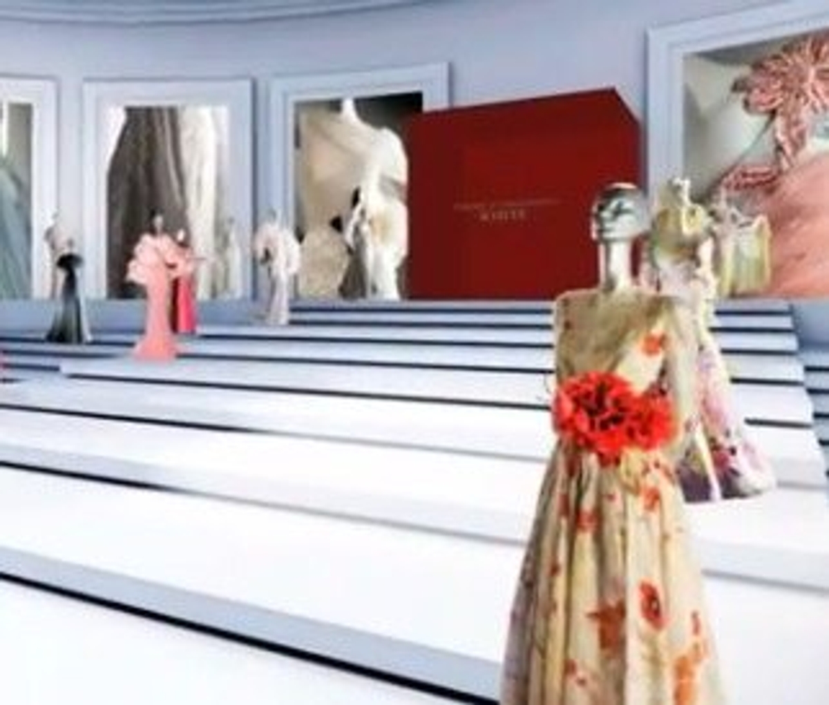 Watch the video preview of Valentino's virtual museum!