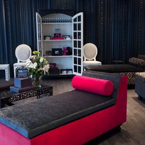 Say hello to Calgary’s newest lash salon: Noir Lash Lounge