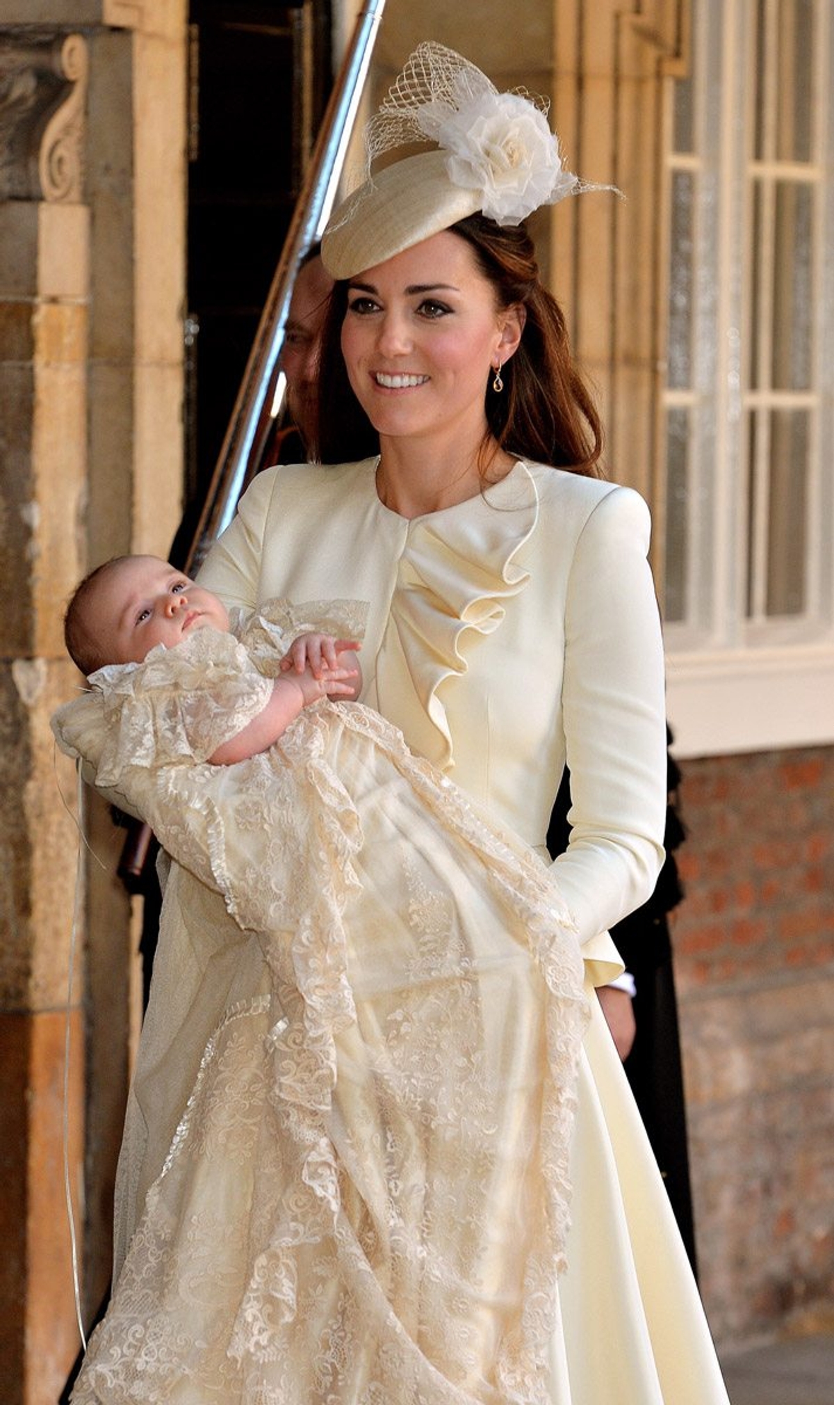 Kate Middelton matches Prince George's christening gown with off-white Alexander McQueen - FASHION Magazine Kate Middelton matches Prince George's christening gown with off-white Alexander McQueen - FASHION Magazine