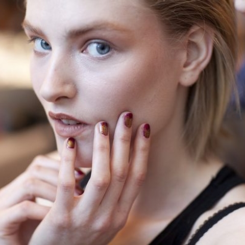 TFW backstage beauty: Slick hair, soft shadows and tarnished nails at Jeremy Laing