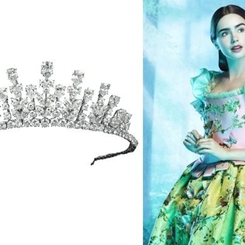 Going to see Mirror, Mirror this weekend? We have the scoop on the Van Cleef & Arpels tiara Lily Collins wears!