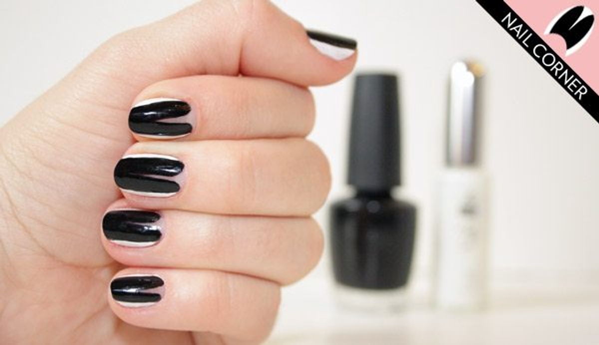 Nail Corner: A Chloé-inspired graphic black and white manicure