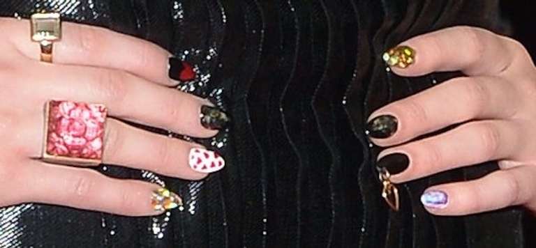 2012 MuchMusic Video Awards Carly Rae Jepsen MMVA manicure The scoop on Carly Rae Jepsen's MMVA manicure! If there was an award for "Best Nails" she would have won it