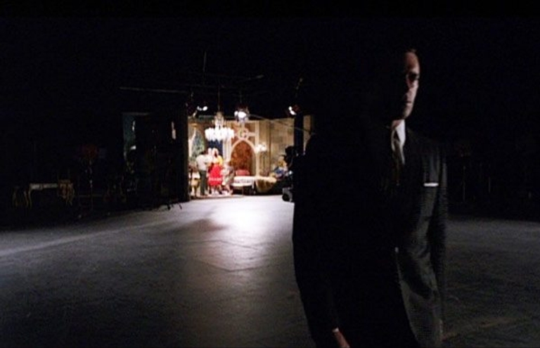 Mad Men Recap: Season 5 closes out with more affairs (and hints of future affairs!), more sixties-era psychosis and more punch-outs!