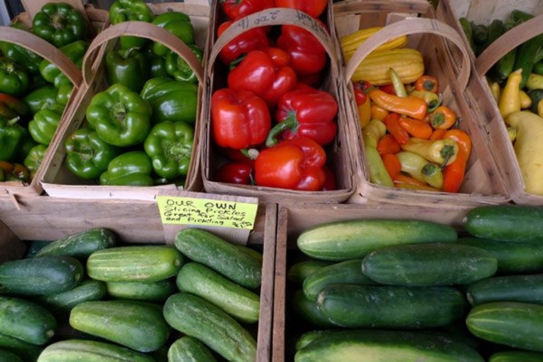 6 tips for how to sidestep summer’s nutritional pitfalls (ahem, summer bod?) from 2 of Canada's leading experts
