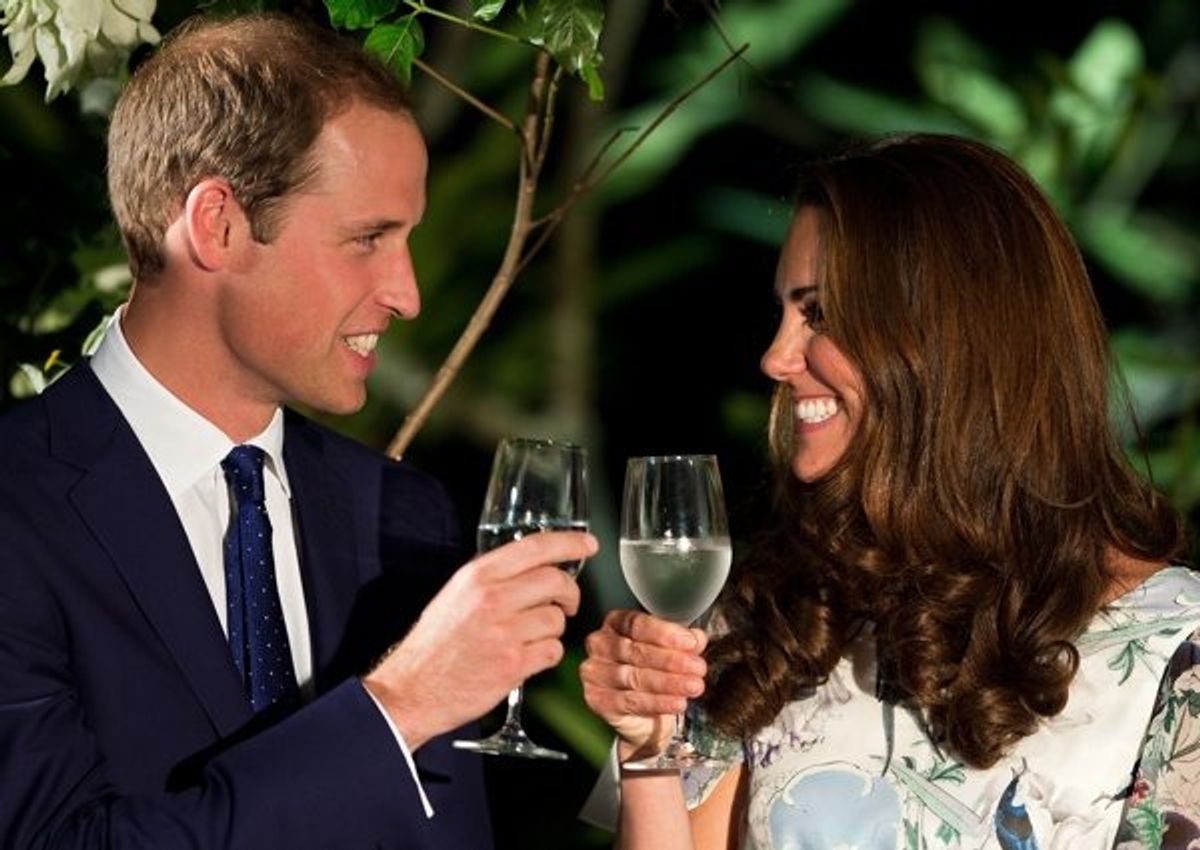 Kate Middleton Could Be Pregnant Drinks Water with Prince William in Singapore