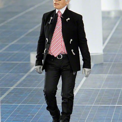 Karl Lagerfeld thinks junk food is a bigger threat than anorexia. Interesting....