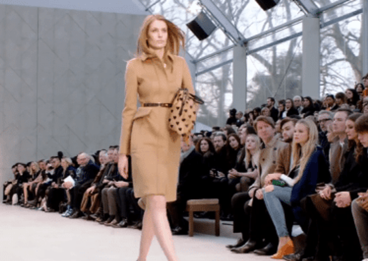 Burberry: Watch the Fall 2013 fashion show livestream now!