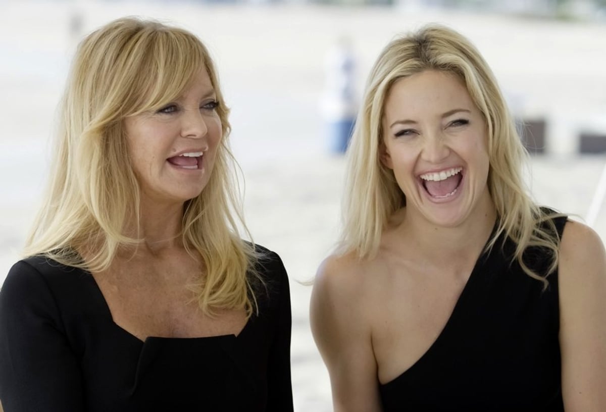 Goldie Hawn Kate Hudson Goldie Hawn, Kate Hudson And Daughter Lead