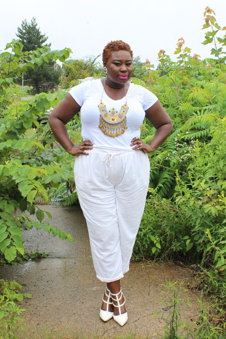 How to Wear White Mo Handahu