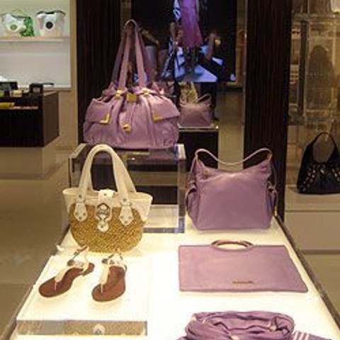 Ready, Jet Set, Shop