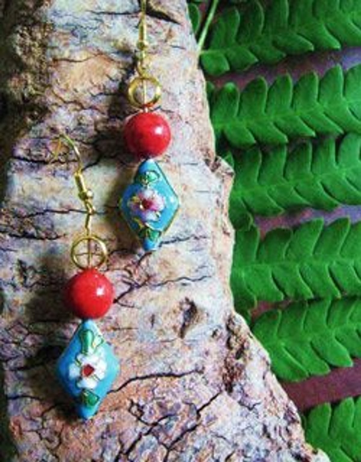 Charlottetown: Rosebud Beads for Hitchcock blondes