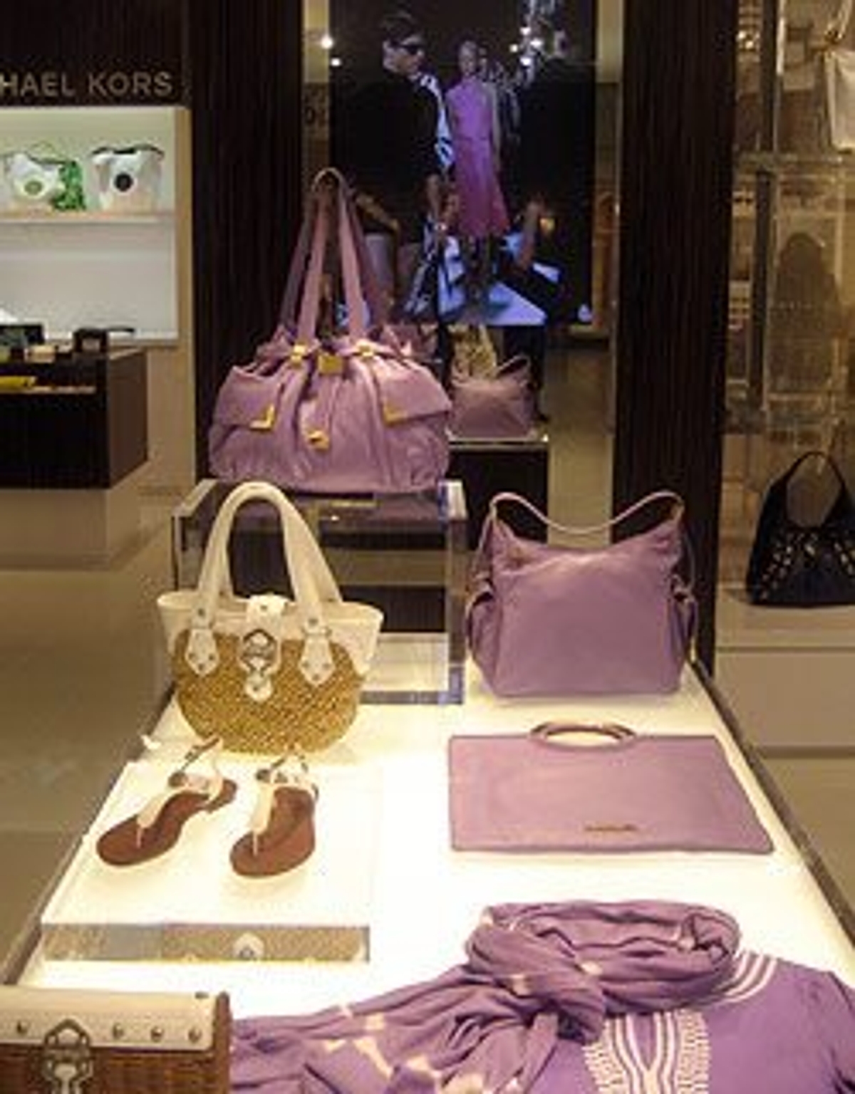 Ready, Jet Set, Shop