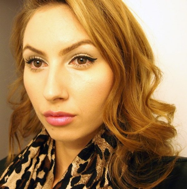 statement brow ellie