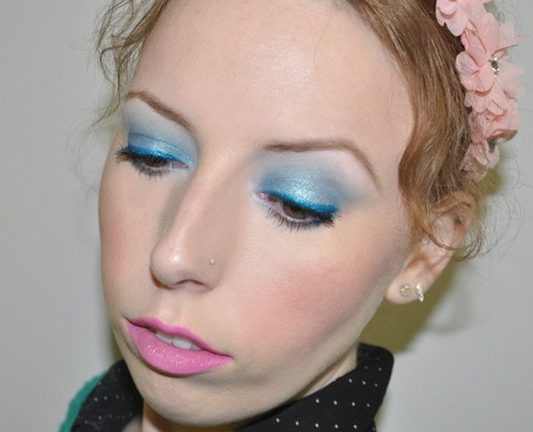 pastel green makeup beauty panel kelly