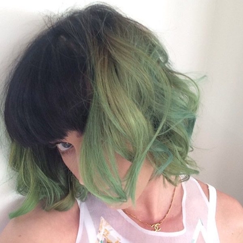 Katy Perry does "slime green" hair for spring