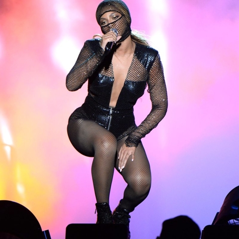 See all of Beyoncé's new On The Run tour looks, from sequins to Versace and more!