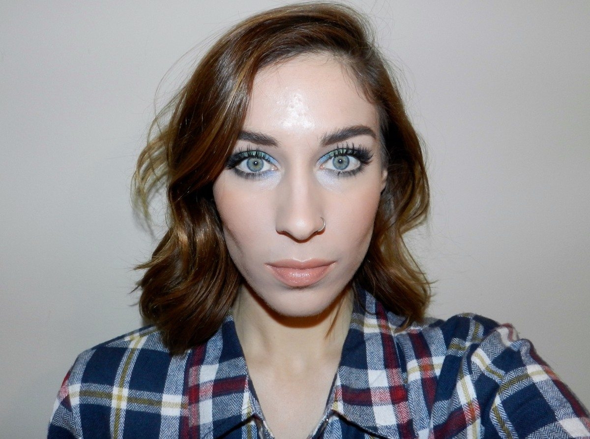 Holiday makeup tutorial: Try out a green smoky eye, one of the season's biggest trends