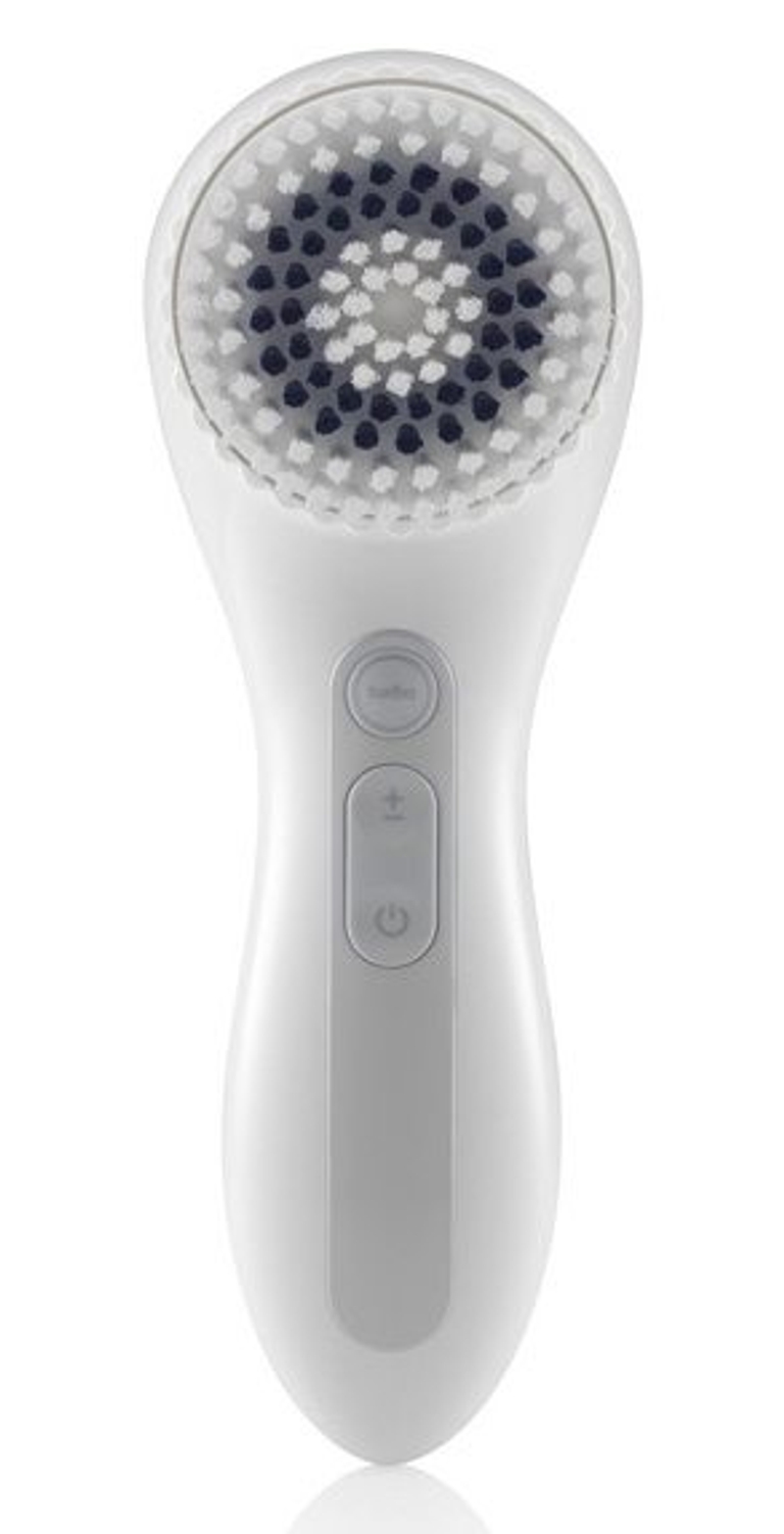 Ever wondered why the beauty world is so obsessed with the Clarisonic?
