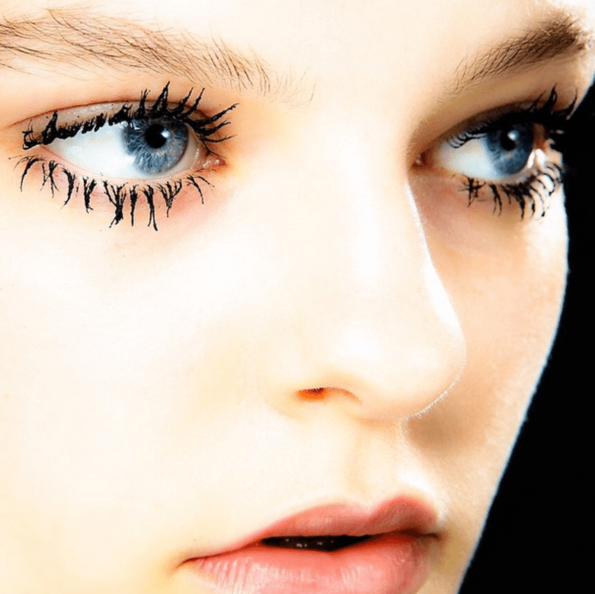 clumpy mascara trend