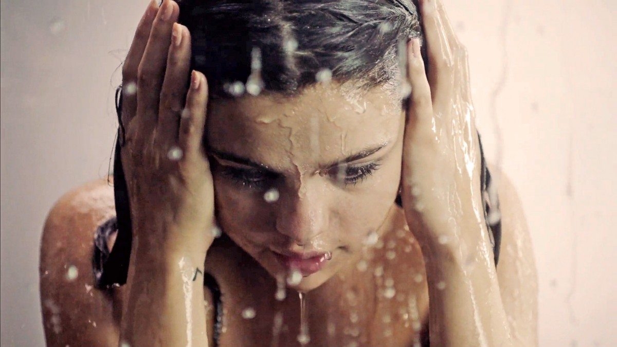 Shower beauty products: From self-tanner to moisturizer, 5 picks that are made for water