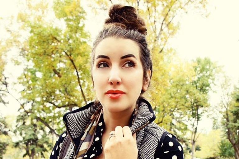 beauty panel orange makeup kira paran